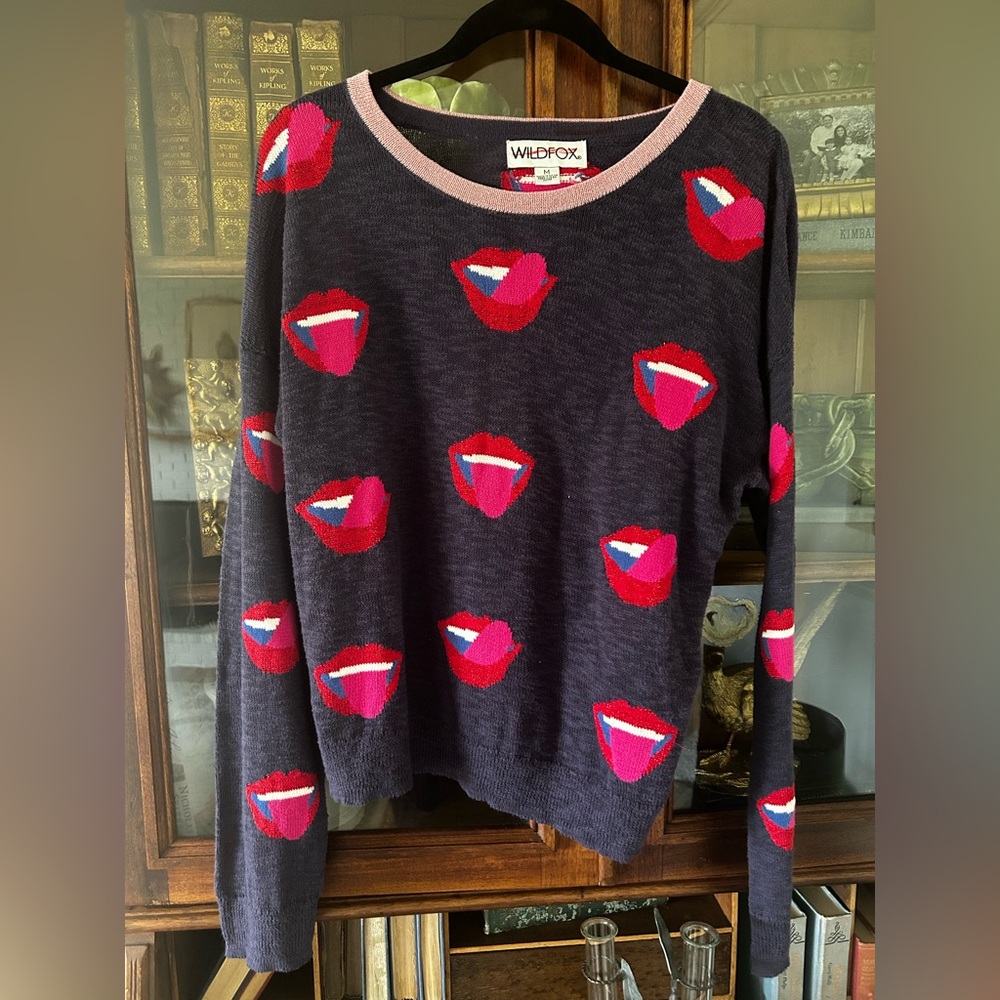Wildfox Lippy Laura Sweater with Colorful Lips Design size M
